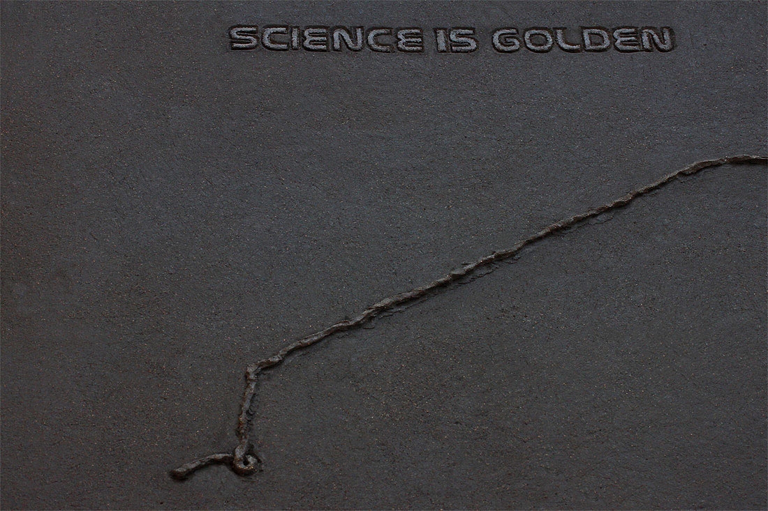Science is golden (Detail)